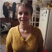 Je suis titulaire d'un baccalauréat, lettres, philosophie, histoire de l'art, arts plastiques. J'aimerais enseigner par vidéos conférence. J'habite Essay (61)